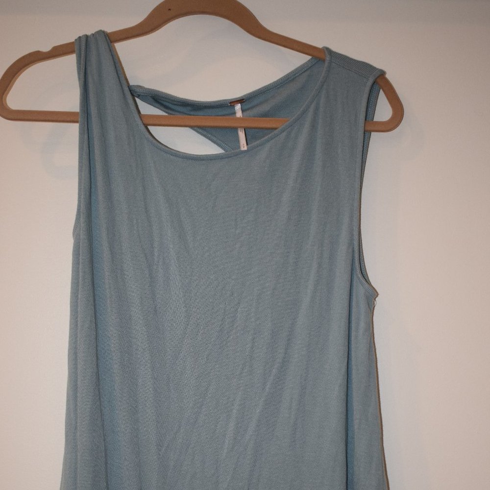 FREE PEOPLE KEYHOLE BACK TANK